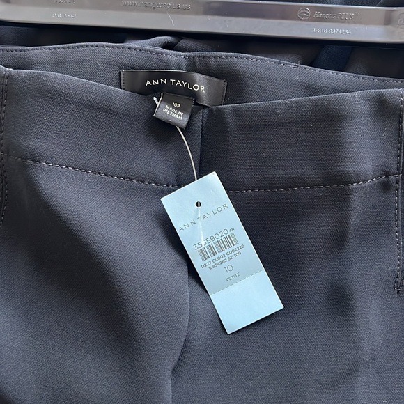 ANN TAYLOR PETITE BLACK WIDE LEG CROPPED PANTS NWT - Picture 6 of 6